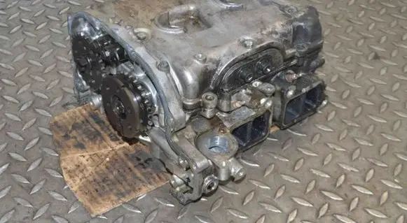 Subaru Outback Engine head RH104T20D