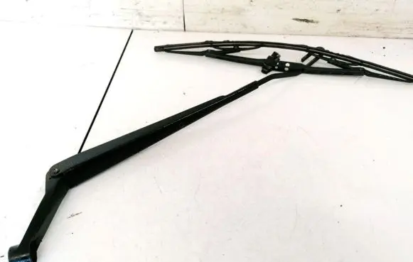 Toyota Corolla E120 E130 Front wiper blade arm 8521102110b 85211-02110-b