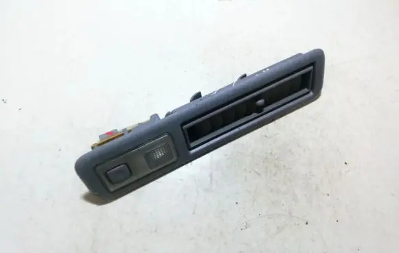 Toyota Previa (XR30, XR40) II Dash center air vent grill 88571038h1