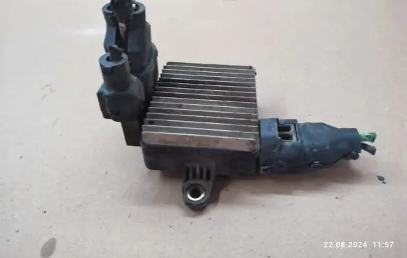 Hyundai Sonata Coolant fan relay 253853K400