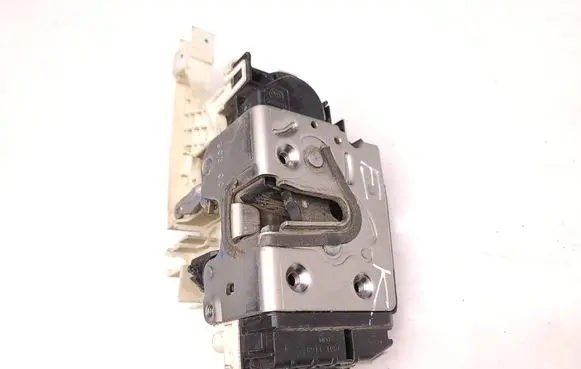 Mercedes-Benz Sprinter W906 Front door lock A9067202135