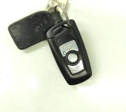 BMW 5 F10 F11 Ignition key/card HUF5661 DA101586 9254890
