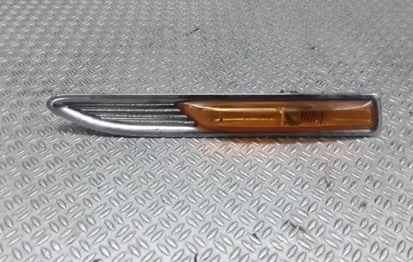 Ford Mondeo MK IV Front fender indicator light 7S7113K354BD