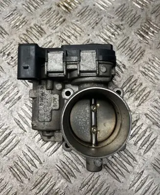 Volkswagen Tiguan Throttle valve 03C133062D