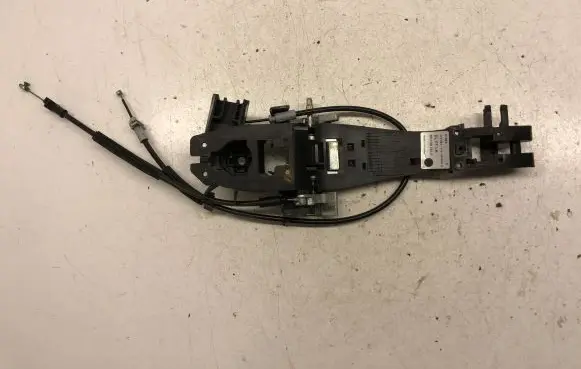 Front door exterior handle/bracket