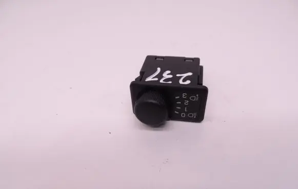 Nissan Almera Tino Headlight level height control switch D231