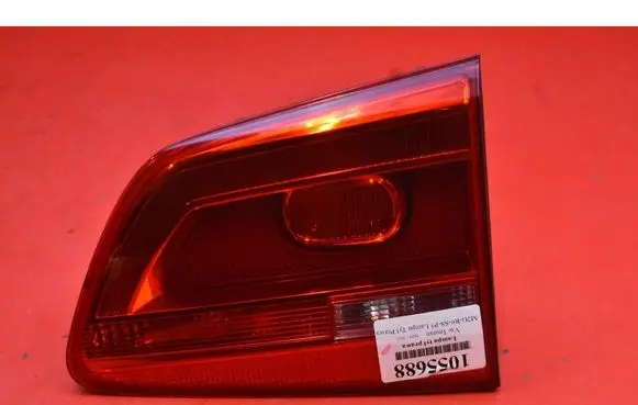 Volkswagen Touran II Rear/tail lights 