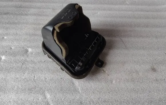 Audi A6 C7 Quarter panel pressure vent 4G9819161B