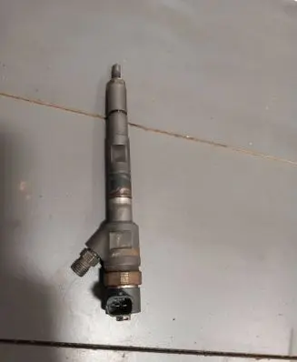 Hyundai H-1, Starex, Satellite Fuel injector 338004A600