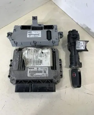 Fiat Punto (199) Engine ECU kit and lock set 51809689 0281013577 51793869