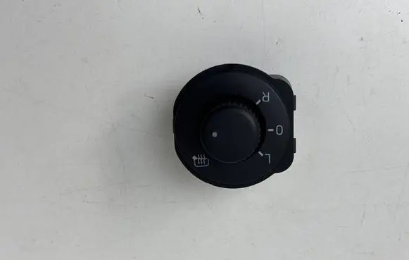 Skoda Rapid (NH) Wing mirror switch 5JB959565