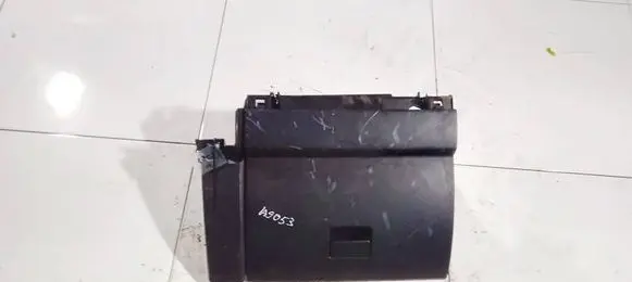 Mazda 5 Glove box cc2964161