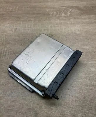 Volvo V70 Engine control unit/module ECU 0281011078 30637733A