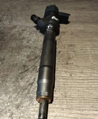 KIA Rio Fuel injector 338002A400 0445110256 7913023481214