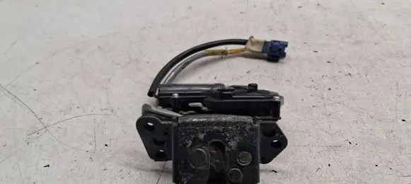 Toyota Avensis T250 Loading door lock 