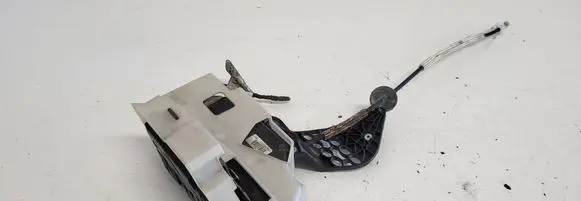 Volkswagen Touareg I Rear door lock 7L0839015B 991634101