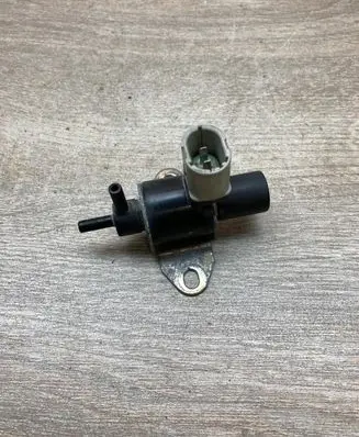 Volvo S40, V40 Turbo solenoid valve 7700875912
