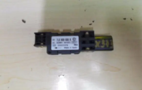 Audi A5 8T 8F Airbag deployment crash/impact sensor 7L0909606B X373