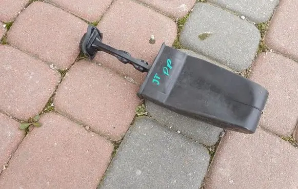 Volkswagen Jetta VI Front door check strap stopper 5N0837267