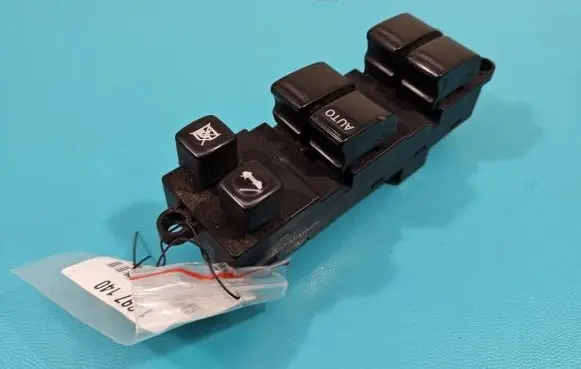 Nissan Primera Electric window control switch 25401AV640 IMPRK1397140