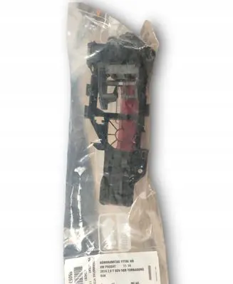 Volkswagen PASSAT B6 Loading door exterior handle/bracket 