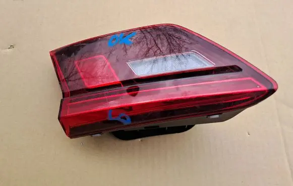 Volkswagen Tiguan Rear/tail lights 5NA945094G 001086 2SA01252004