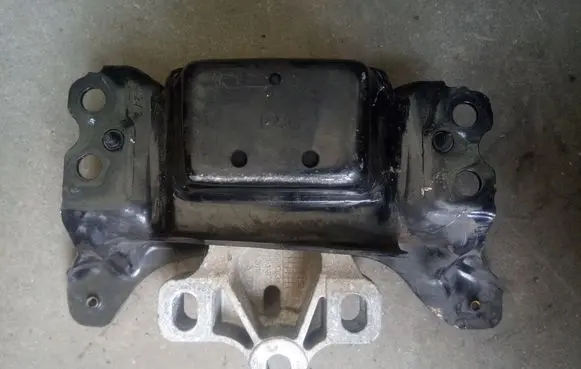 Skoda Superb B8 (3V) Engine mount bracket 5Q0199555AD