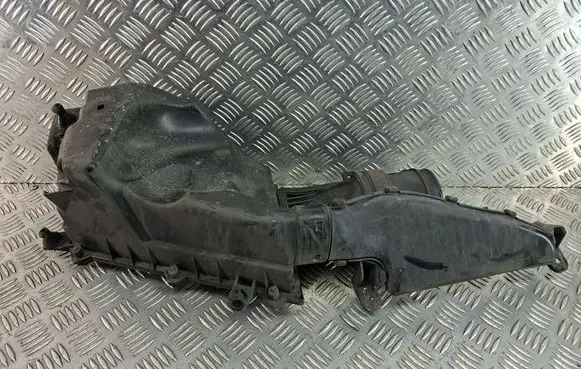 Volvo V40 Air filter box 31319645