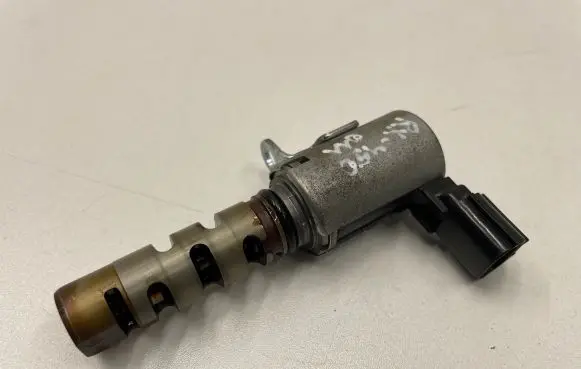 Lexus RX 450H Valve oil control 0811CQ12 331030