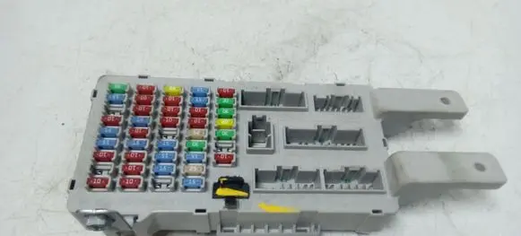 Hyundai Santa Fe Fuse module 919502B400