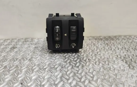 Renault Clio III Headlight level height control switch 8200095495D
