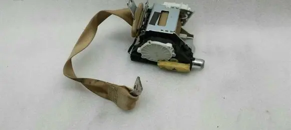 Mercedes-Benz CL C216 Rear seatbelt A2168600985