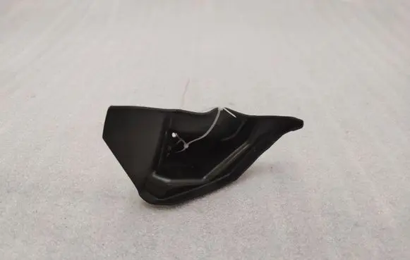 Jaguar E-Pace Fender end trim 