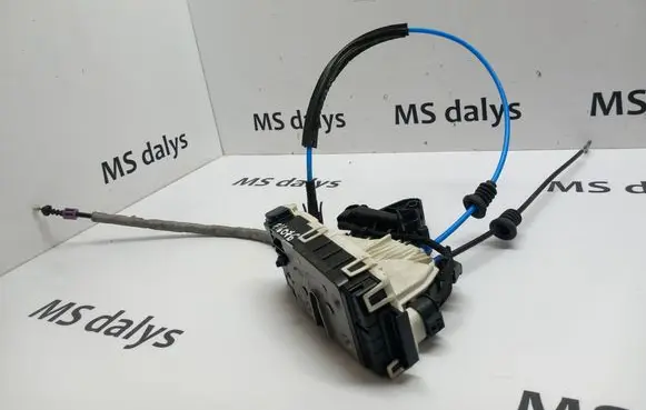 Mercedes-Benz C W204 Rear door lock A2047331708 2047331708 A2047301135