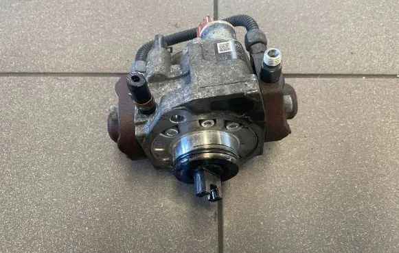 Mazda 6 Fuel injection high pressure pump R2AA13800