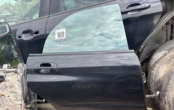 Subaru Impreza II Rear door