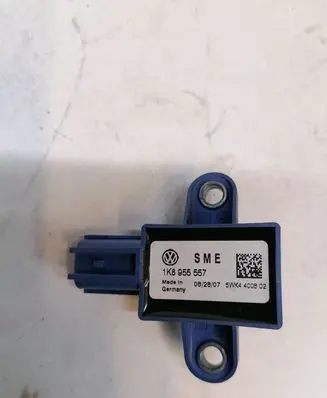 Volkswagen Scirocco Airbag deployment crash/impact sensor 1K8955557