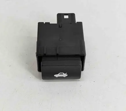 Lexus GS 250 350 300H 450H Tailgate/boot open switch button 8484030250
