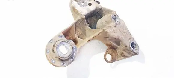 Audi A4 S4 B5 8D Engine mounting bracket 8D0199352H