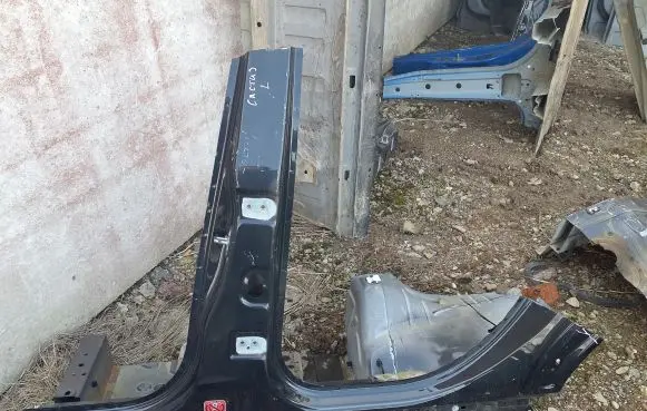 Citroen C4 Cactus Pillar (middle) 