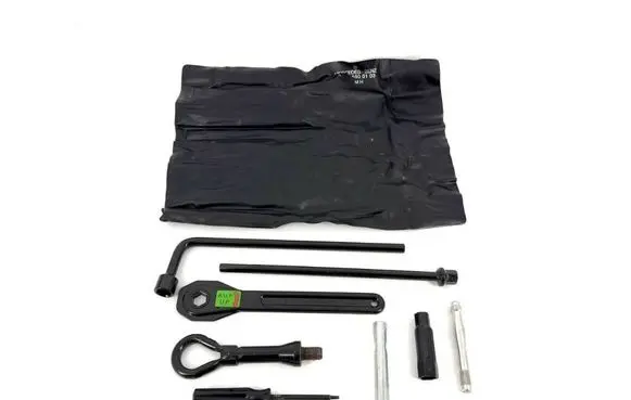 Mercedes-Benz Vito Viano W639 Tool set 6395800103 A6395800103