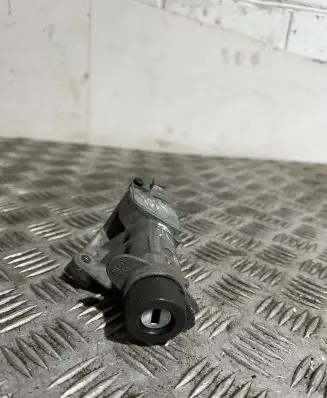 Audi A6 S6 C5 4B Ignition lock 4B0905851C