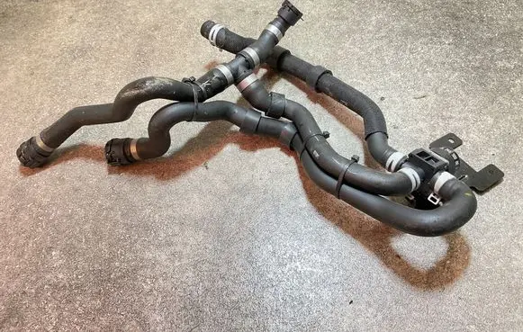 Mercedes-Benz CLA C118 X118 Coolant heater control valve A2465000040 A2478302302