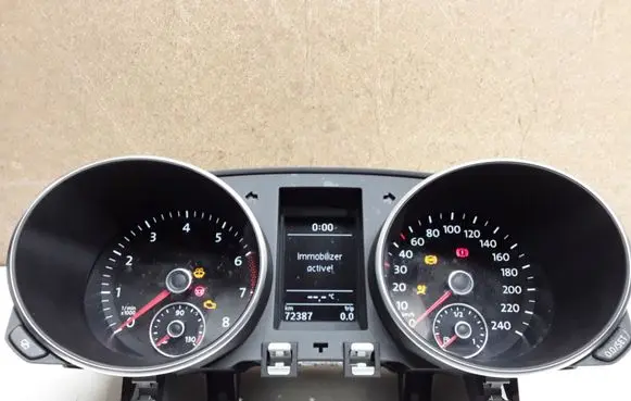 Volkswagen Golf VI Speedometer (instrument cluster) 5K0920870D