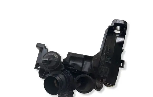 Peugeot 3008 I Other engine bay part 9674482280