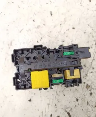 Opel Crossland X Fuse box set A006C8 9806192580