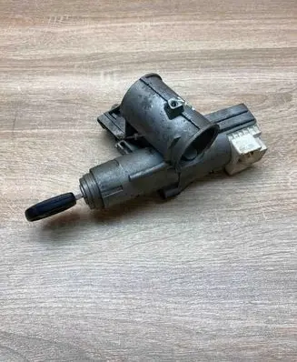 Volkswagen Sharan Ignition lock P012106