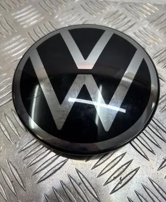 Volkswagen Tiguan Manufacturer badge logo/emblem 5NA853601M 00165188