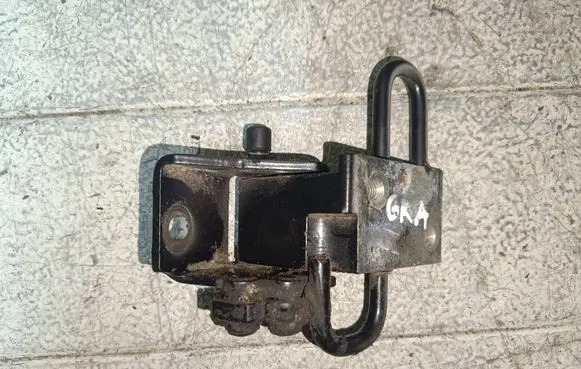 Audi A6 S6 C5 4B Rear door lower hinge 4B0833411E