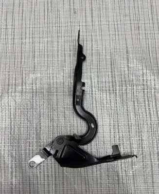Lancia Ypsilon Engine bonnet/hood hinges 9823211680